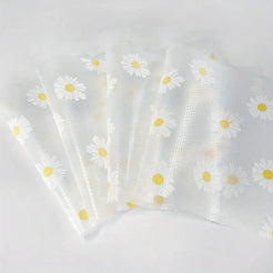 Folie din silicon pentru sertare, model margarete, 45 x 300 cm