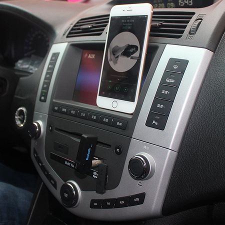 Adaptor Car Kit Wireless Aux 3.5 mm Audio Bluetooth Handsfree
